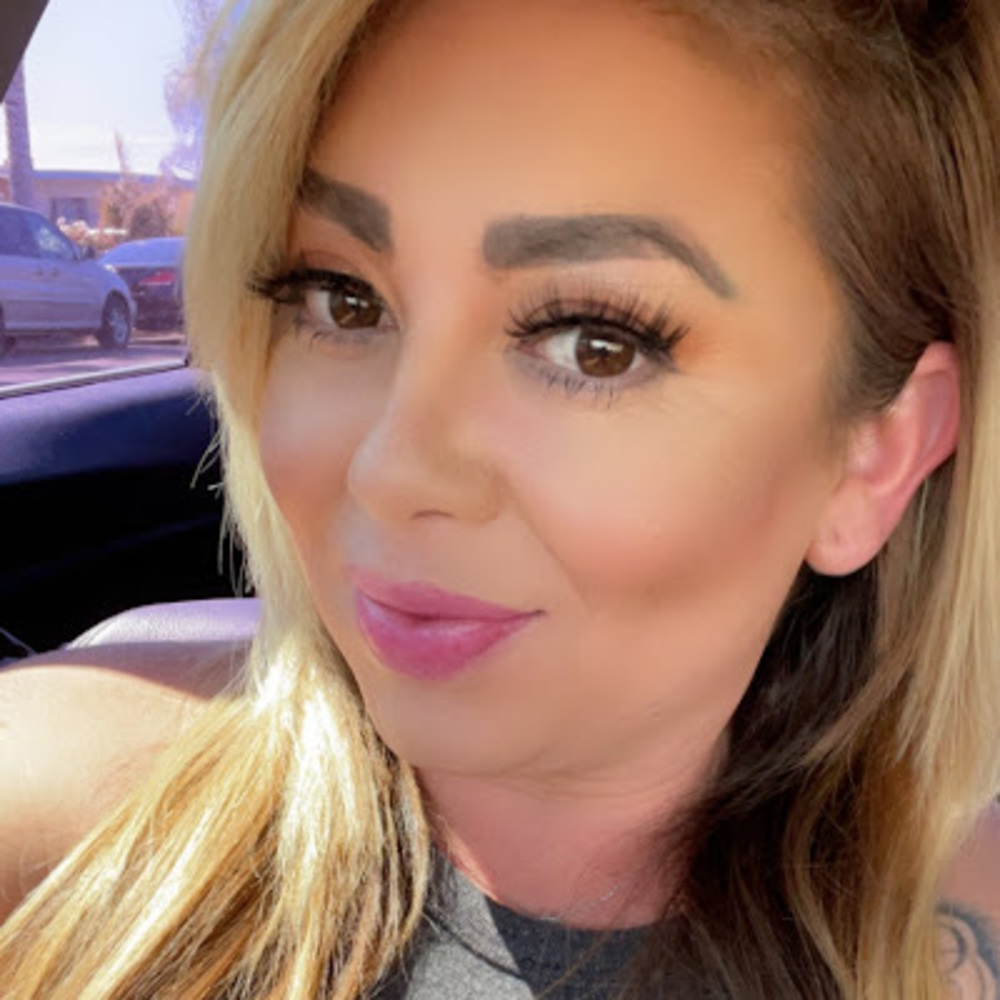 Meet your Posher, Desiree